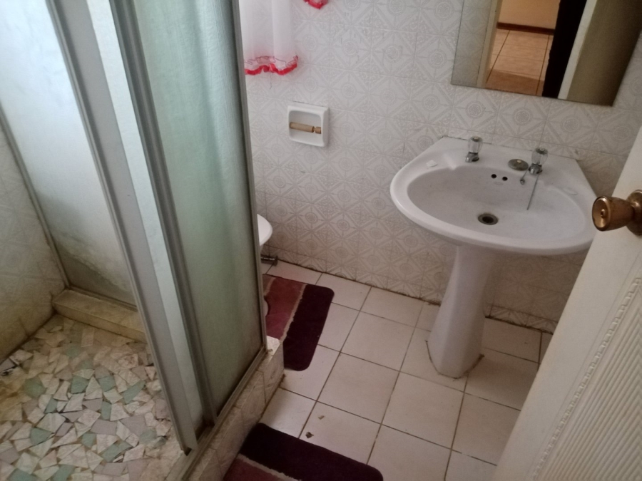 8 Bedroom Property for Sale in Roodewal Free State